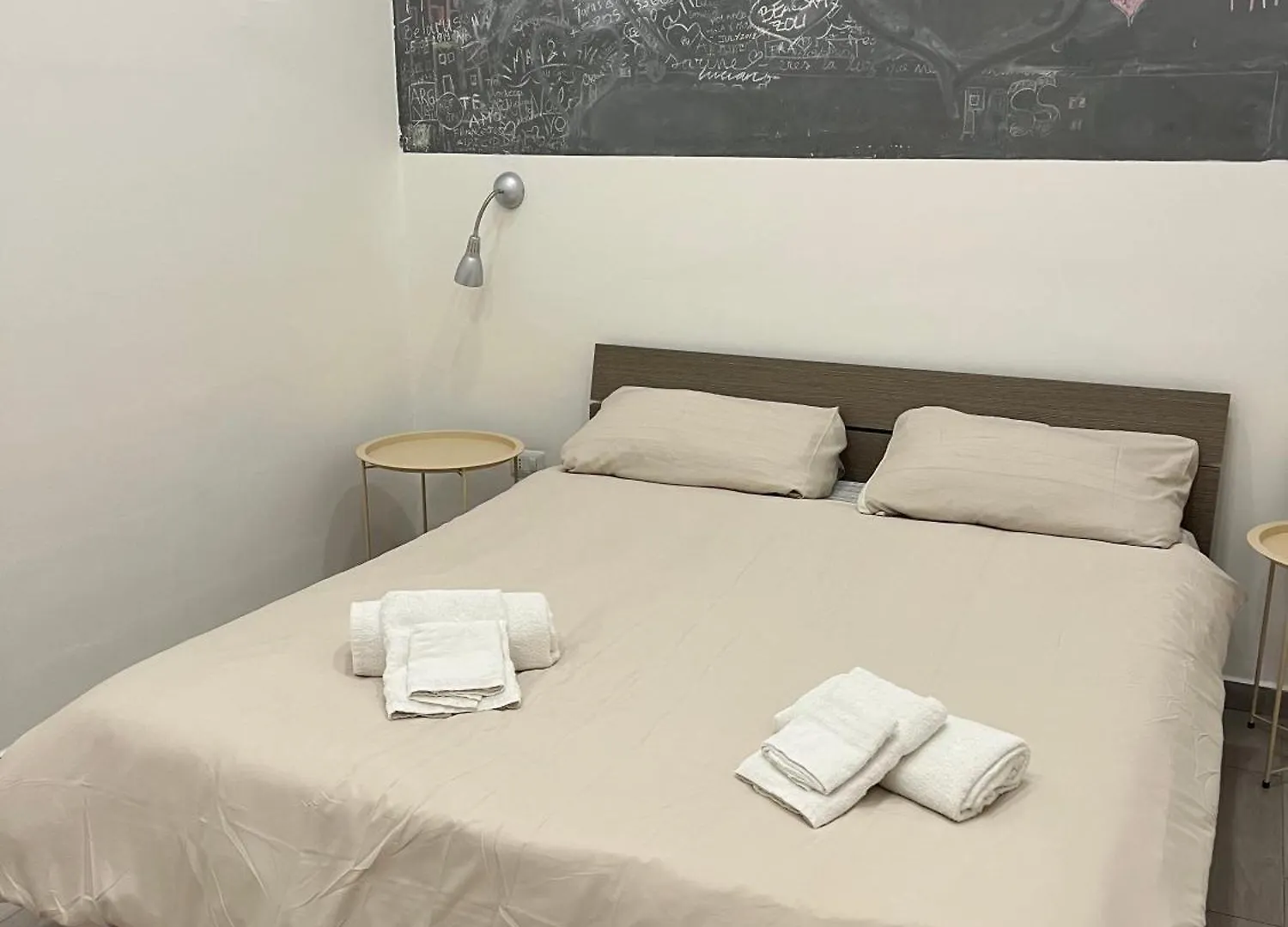 Bassetto 013 Bed and Breakfast Neapel Italien